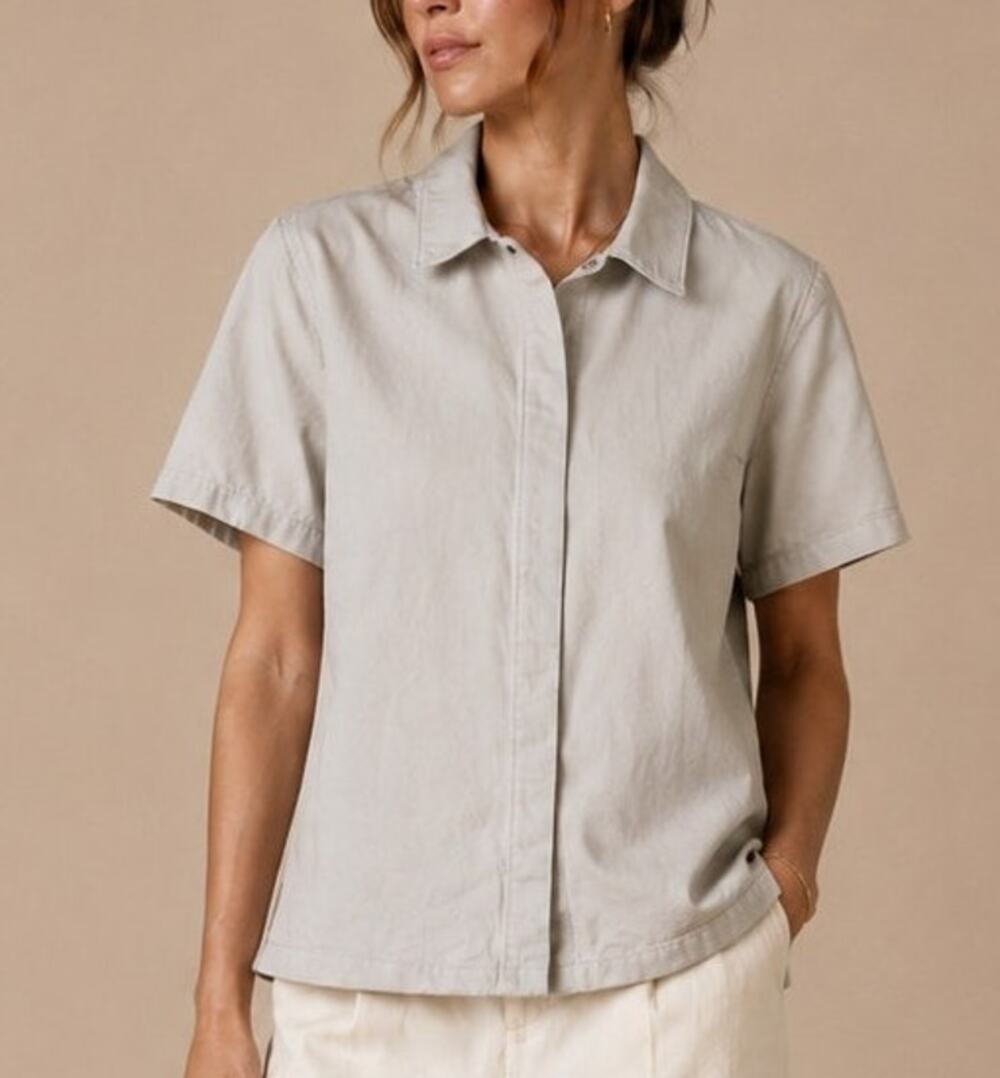 NWT Abercrombie Womens Utility Snap Denim Top Size M Structured Collared Minimal